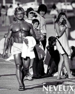 Rara foto de Tom Platz en la playa